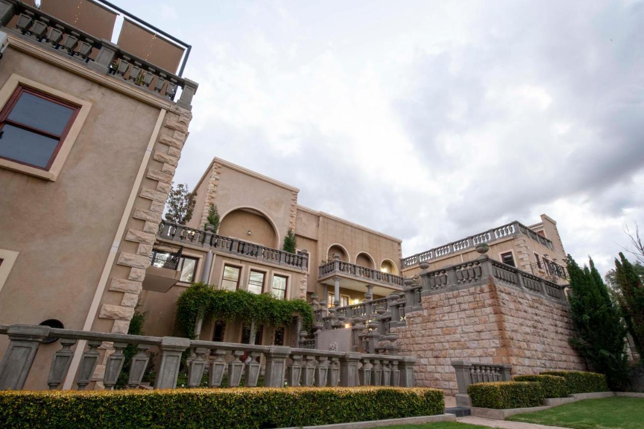Hotel IL Castello Clarens Exterior foto